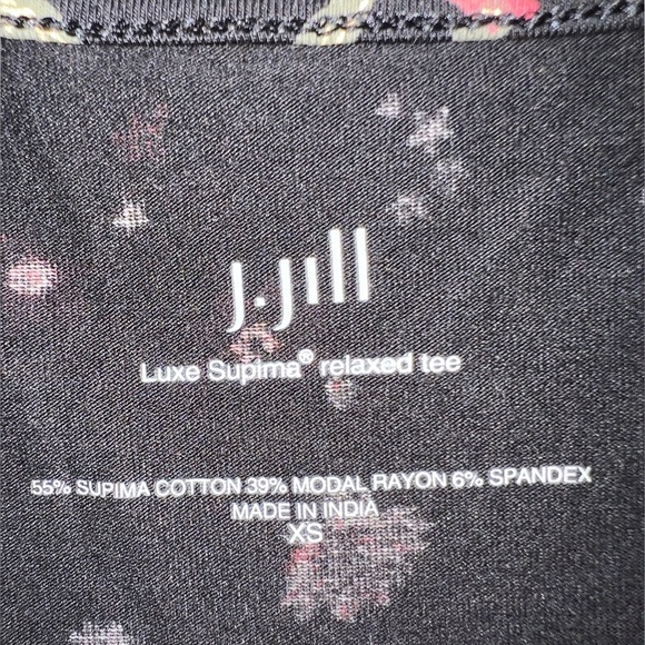 J JILL BLACK FLORAL  SHORT SLEEVE TOP  -  SIZE. XS - Picture 3 of 5